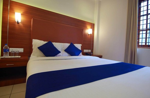 Kumily Hotel | White Portico