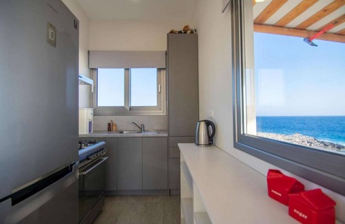 Agia Marina House | WHITE ROCK CAVE VILLA-WHITE ROCK CAVE VILLA