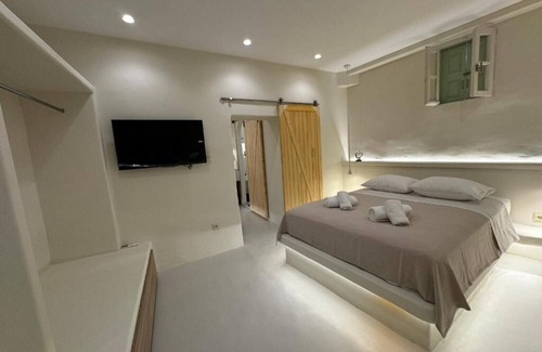 Ios Hotel | White Sand jacuzzi Suite