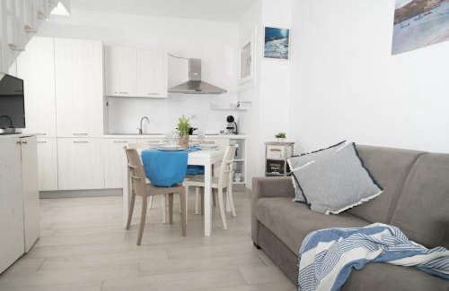 Viddalba Apartment | White, Villetta with pool