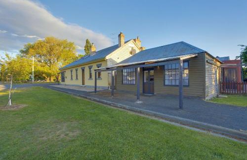 Bothwell House | Whites Corner