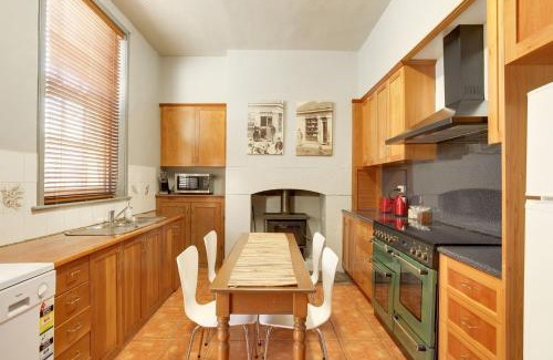 Bothwell House | Whites Corner