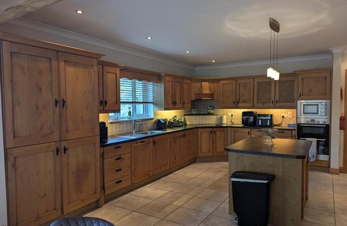 Ballaghkeen House | Whole home in Ballaghkeen