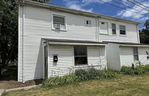 Westland House | whole house at the DTW airport, lots of fun to do around.