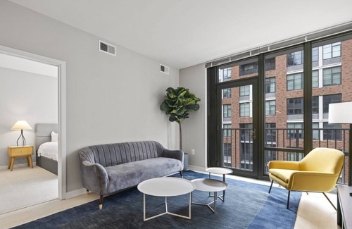 Eisenhower East Apartment | WhyHotel by Placemakr Alexandria