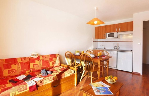 Ax-les-Thermes Apartment | Wifi, 100m from ski slopes, fitness, swimming pool, sauna, ski locker, 37m², Ax-Les-Thermes