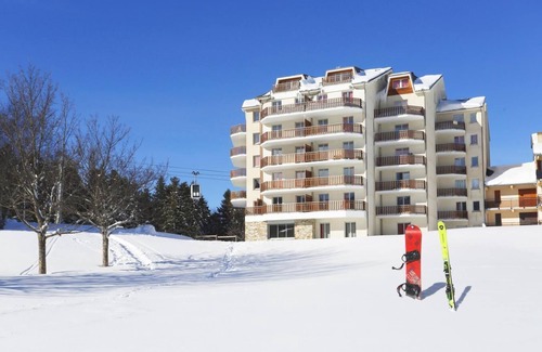 Ax-les-Thermes Apartment | Wifi, 100m from ski slopes, fitness, swimming pool, sauna, ski locker, 37m², Ax-Les-Thermes