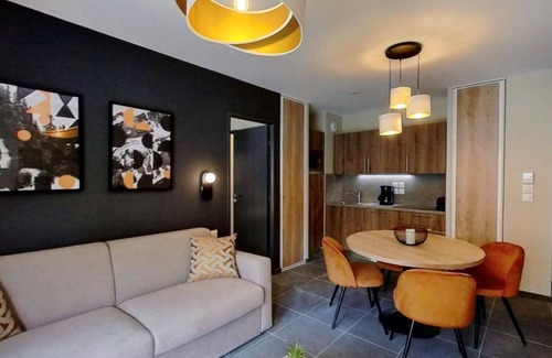 Saint-Etienne-de-Tinee Apartment | Wifi, 100m from ski slopes, sauna, hammam, parking, tv, ski locker, 31m², Auron