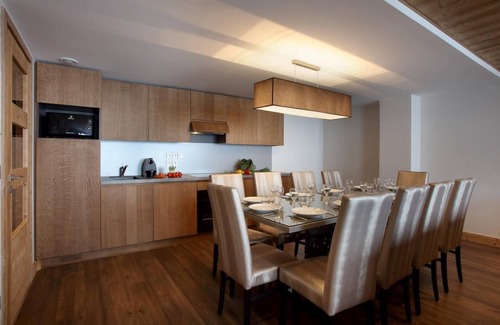 Arc-2000 Apartment | Wifi, ski-in/ski-out & foot of the slopes, fitness, swimming pool, sauna, hammam, tv, ski locker
