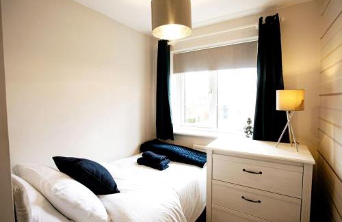 Cockernhoe Apartment | Wigmore Lodge - FREE Parking & Airport & M1 & Contractor & Leisure
