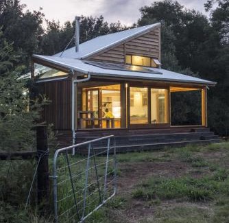 Barrydale House | Wild and off-the-grid with style
