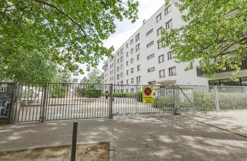 Wilda Apartment | Wilda Chic Apartment by BookingHost