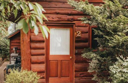 Stevenson Cabin | Wilder and Pine Riverside Cabins