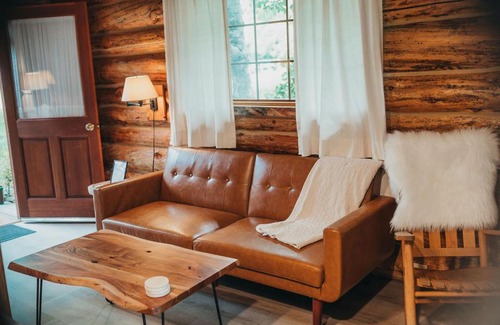 Stevenson Cabin | Wilder and Pine Riverside Cabins