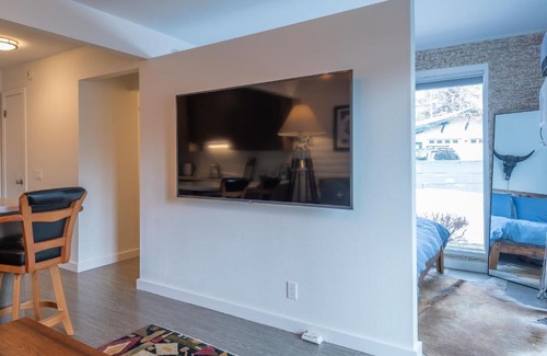 Ketchum House | Wildwood Studio 48 - New Listing! Walk to Downtown & Big Wood River