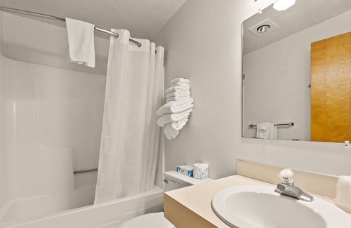 Crescent Hotel | Willamette Pass Inn