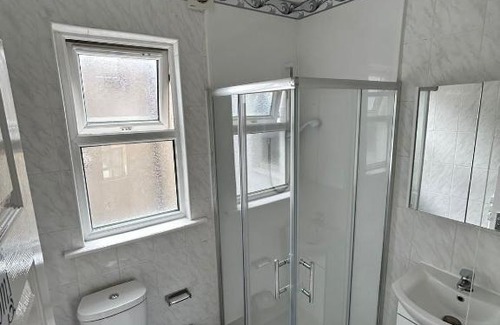 Brent House | WIllesden Lodge Guest House