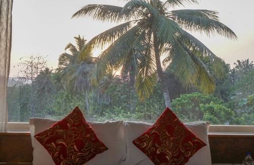 Perumbavoor Hotel | Willow Heights Athirapally