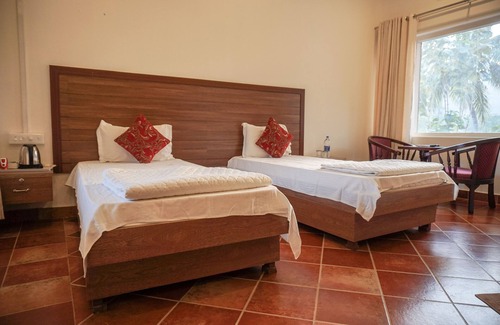 Perumbavoor Hotel | Willow Heights Athirapally