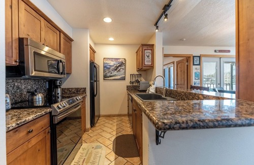 Lakeside Village Apartment | Willows #1714 by Summit County Mountain Retreats