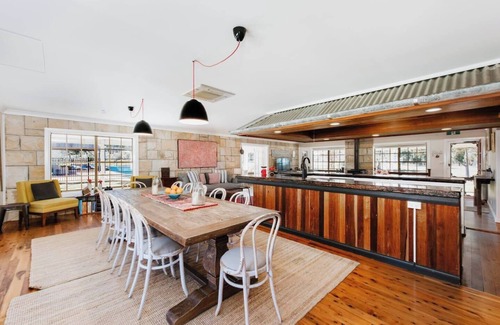 Budgee Budgee House | Wilpine Poolside Country Luxury near Town