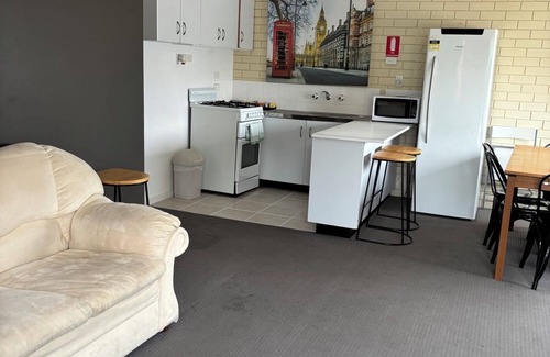 Foster Hotel | Wilsons Promontory Motel