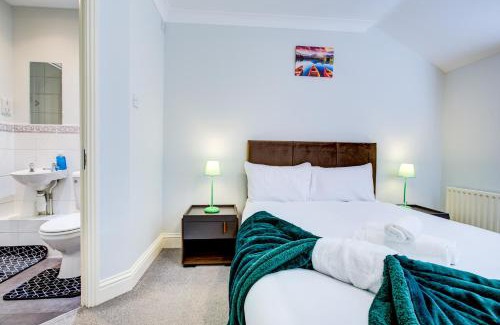 Abbey Apartment | Wimbledon 2BR Flat Sleeps 6 Free Parking