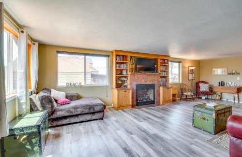 Winchester Bay House | Winchester Bay Vacation Rental Near Dunes and ATV!