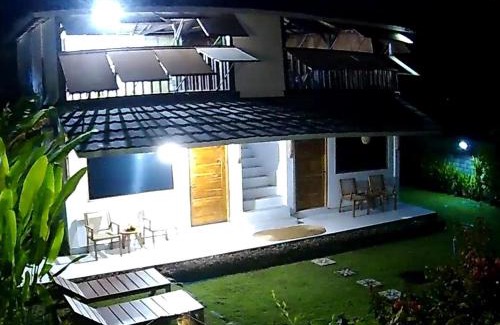 Hu'u Apartment | Wind and Sea at Arista Lakey Peak House