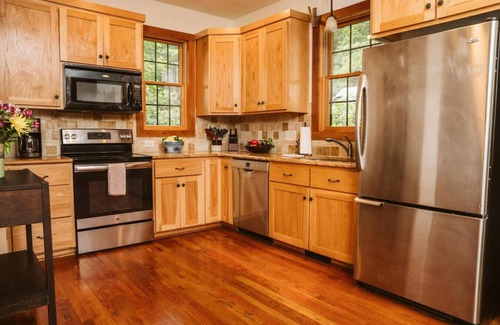 Lansing Cabin | Windfall Farm Aut Cottage