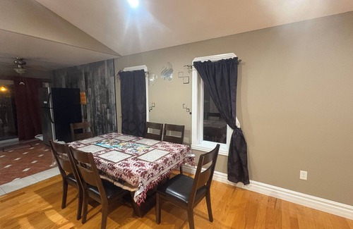 Woodslee House | Windsor Home Room 3
