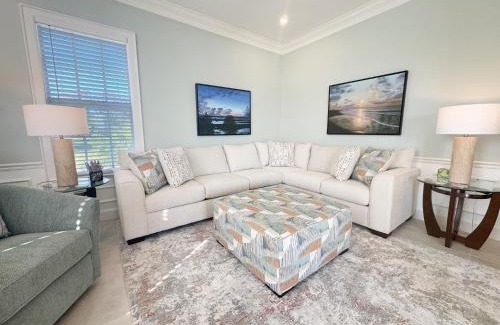 Osprey Apartment | Windsor Lodge Unit 20, studio, 1BR 1BA close to the beaches, pool access