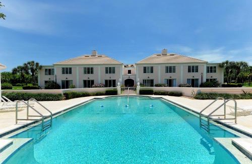 Osprey Apartment | Windsor Lodge Unit 20, studio, 1BR 1BA close to the beaches, pool access