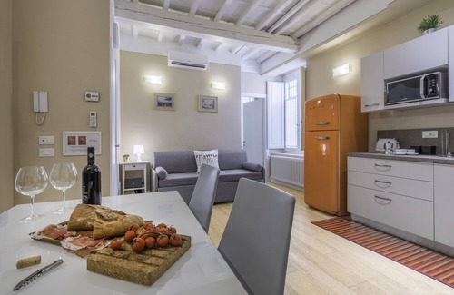 San Lorenzo Apartment | Wine Apartments Florence Barolo
