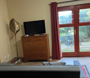 Somerset West Apartment | Wine Cottage by the Sea