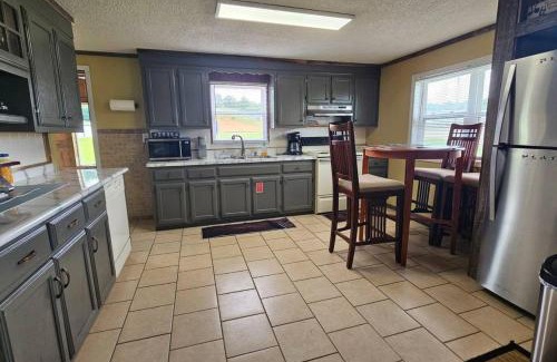 Burkesville House | Wine Knot at The Holler