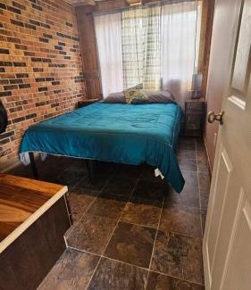 Burkesville House | Wine Knot at The Holler
