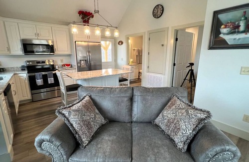 State Road Cottage | Wine Way Small Cottage