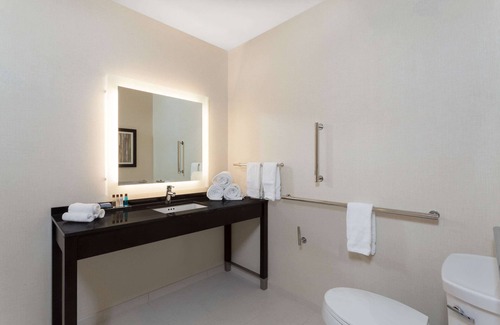 Altoona Hotel | Wingate by Wyndham Altoona Downtown/Medical Center