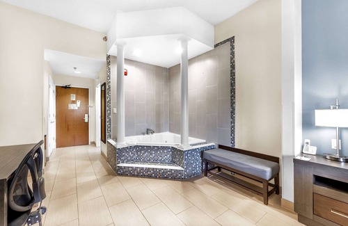 Schaumburg Hotel | Wingate by Wyndham Chicago Schaumburg