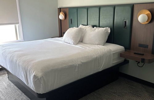 Ashwaubenon Hotel | Wingate by Wyndham Green Bay/Airport