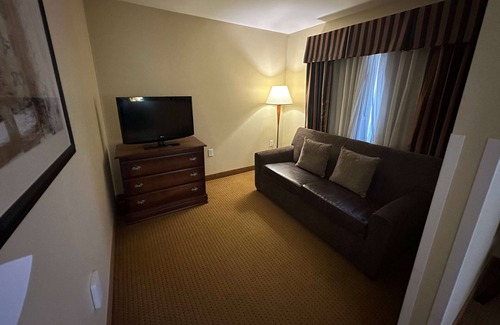 Newell Hotel | Wingate by Wyndham Newell