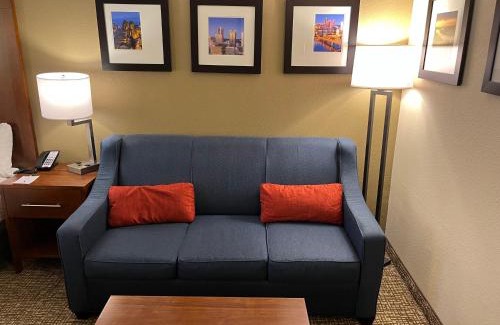 Willock Hotel | Wingate by Wyndham Pittsburgh West Mifflin