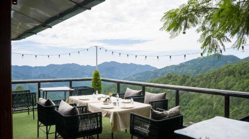 Kumarhatti Hotel | Winnies Holiday Resort & Spa