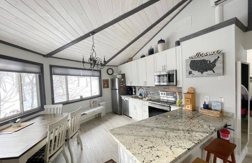 Beech Mountain Cabin | Winter is here! We are very close to the slopes.