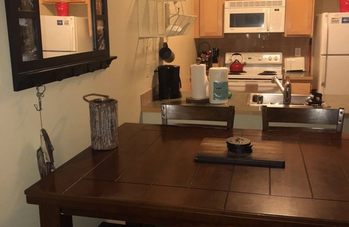 Mammoth Lakes Condo | WINTER SKI IN SKI OUT SLOPESIDE Sunstone 1Br Condo Location Location Location!