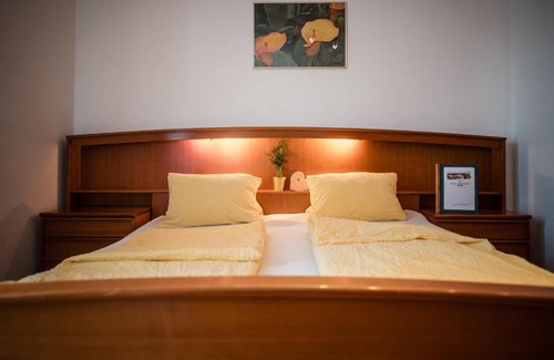 Lochen Hotel | Wirt Weissau