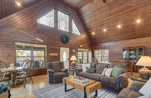 Turtle Lake Cabin | Wisconsin Cabin w/ Private Hot Tub & Deck