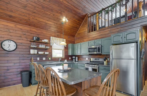 Turtle Lake Cabin | Wisconsin Cabin w/ Private Hot Tub & Deck