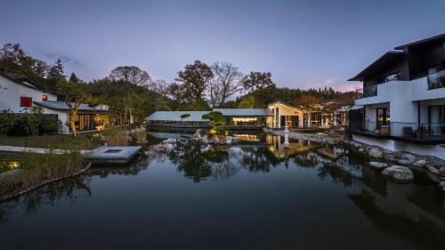Yi County Hotel | WishGarden Resort